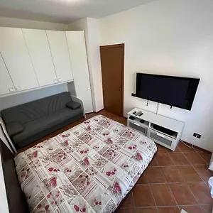 Piccolo monolocale confortevole vicino a Milano Cormano